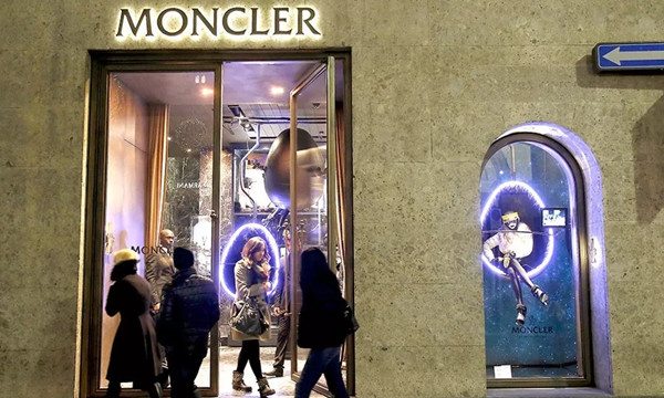 时尚新闻 / 2020-02-11早报 | Burberry关闭近一半中国内地门