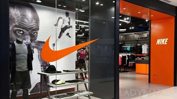 早报 | 林书豪为Coach拍摄的最新广告片引争议;李佳琦原助理付鹏正式离开选品团队 早报 | 林书豪为Coach拍摄的最新广告片引争议;李佳琦原助理付鹏正式离开选品团队