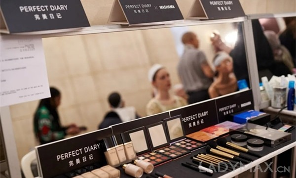 早报 | Gucci母公司旗下手表业务将裁员100人;周大福市值逼近千亿 早报 | Gucci母公司旗下手表业务将裁员100人;周大福市值逼近千亿