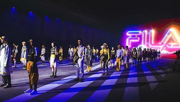 时尚新闻 / 2020-08-26早报 | FILA成安踏集团最大收入来源；LV