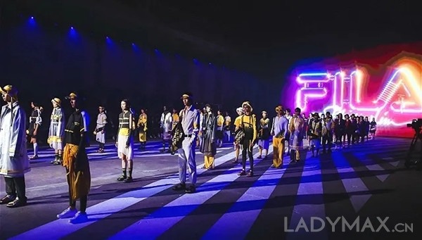 早报 | FILA成安踏集团最大收入来源;LV签约首位滑板选手 早报 | FILA成安踏集团最大收入来源;LV签约首位滑板选手