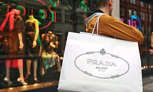 时尚新闻 / 2020-07-30早报 | 维密母公司将裁员850人；李宁正式接