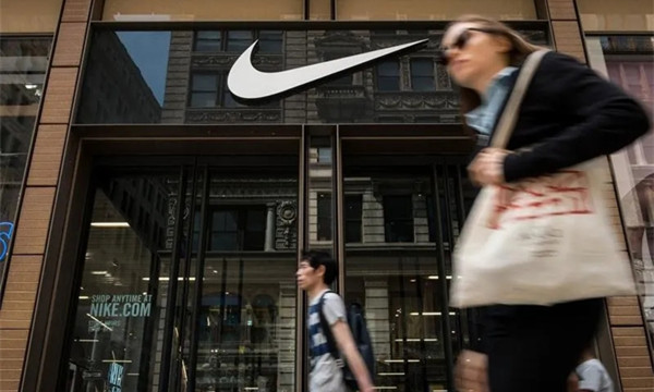 时尚新闻 / 2020-07-23早报 | Nike将裁员，一次性支出将高达2.