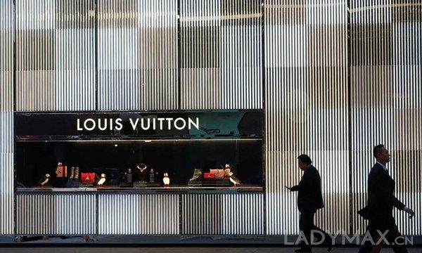 早报 | MUJI美国公司申请破产；大股东要求Esprit母公司罢免CEO