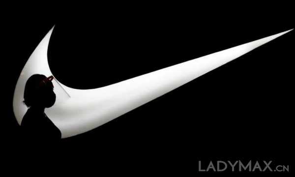 财报速递 | Nike第四财季亏8亿美元，销售是10年来最大跌幅