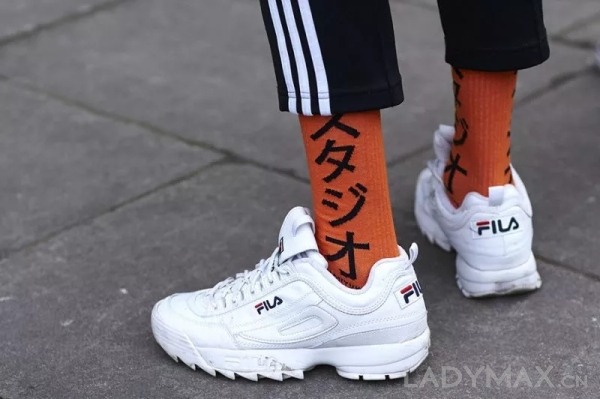 除了lululemon，运动服饰行业另外一匹黑马也来势汹汹