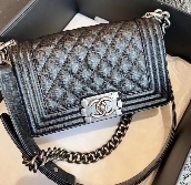 香奈儿boy包包回收价格是多少(图2)