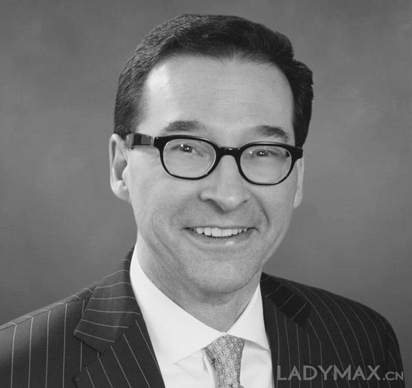 露华浓任命Chanel前亚太区总裁Fabian Garcia为CEO