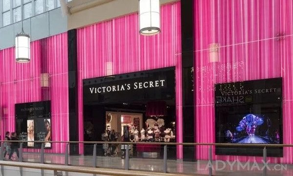 早报 | 深夜徐老师超过Gogoboi成为微博粉丝最多的时尚博主