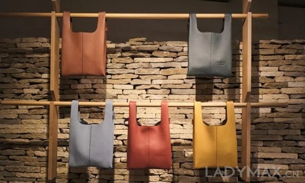 午报 | 波司登上半财年利润大涨近42%；Burberry起诉嘻哈歌手侵权