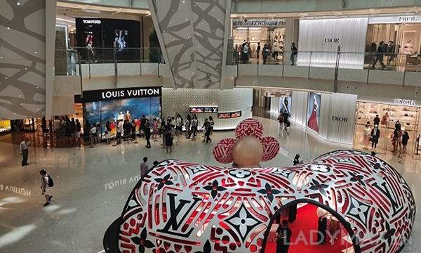 早报 | 传范冰冰有意淡出美妆业务；LVMH放弃Tiffany后或盯上卡地亚母公司