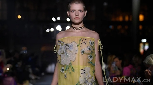 早报 | Valentino挖角BV和Chanel高管；Lancel第三季度销售额大涨29%